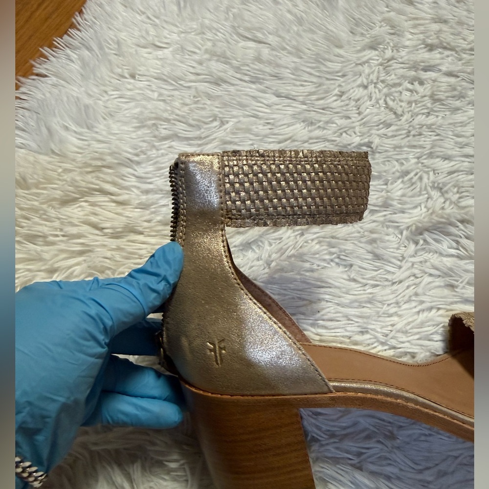 FRYE Bianca Woven Back Zip Heeled Sandals - Picture 10 of 16